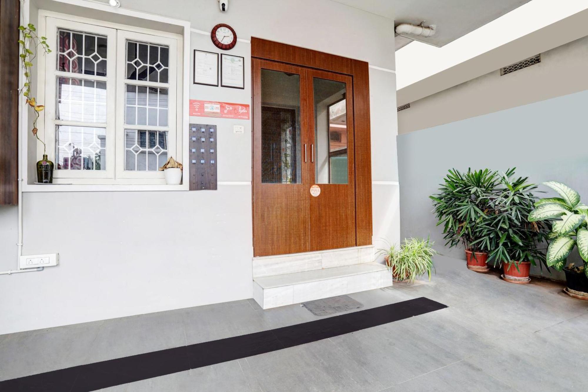 Super Hotel O Ashok Nagar Near Jntu College Kākināda Exterior foto